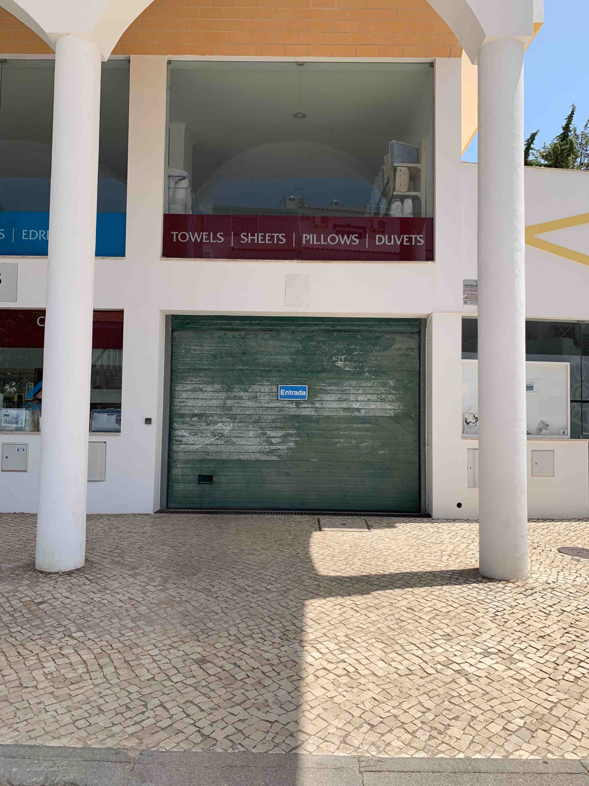 Entrance parking apartment Colina Verde Carvoeiro Algarve