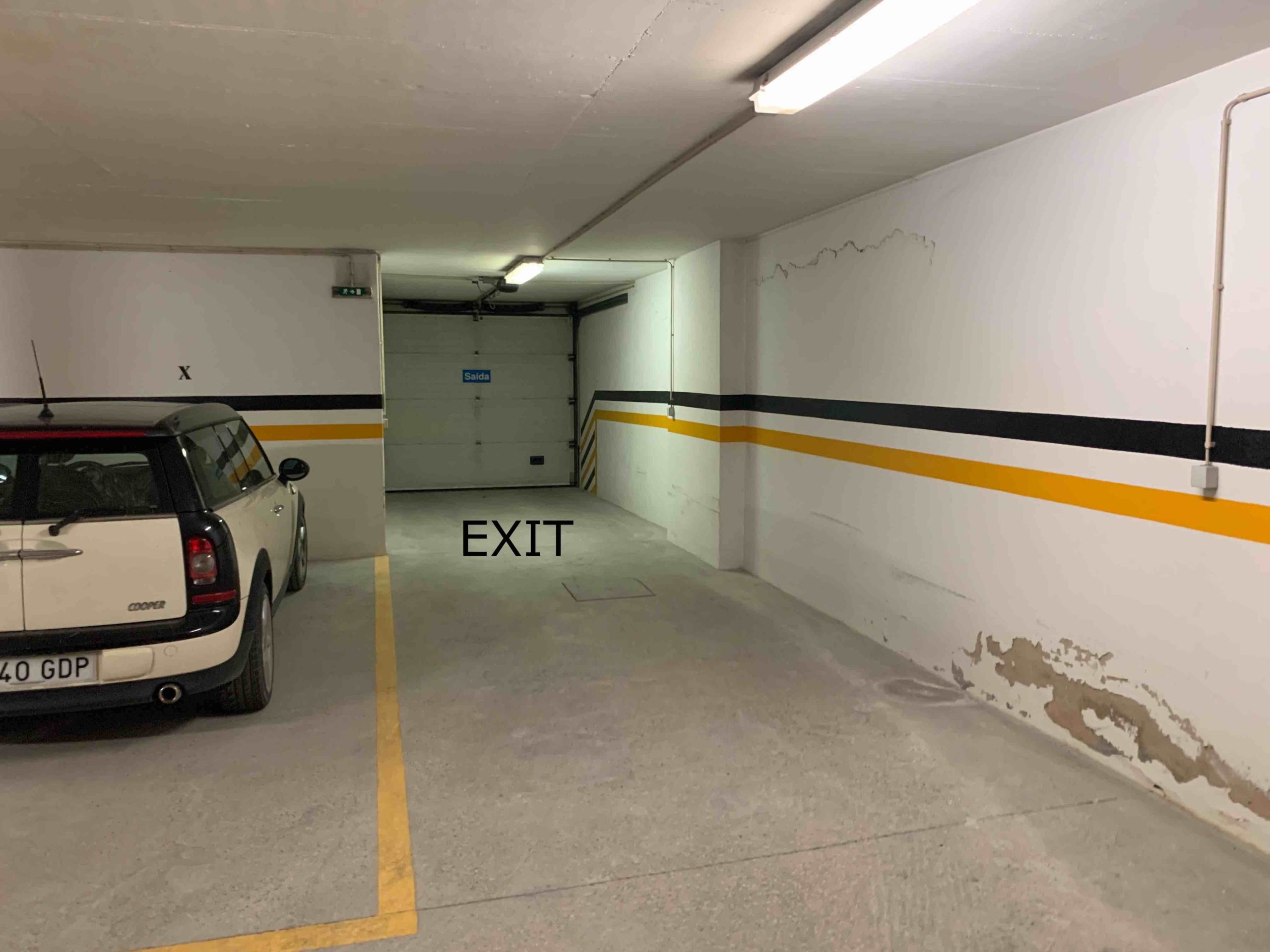 Parking exit Colina Verde